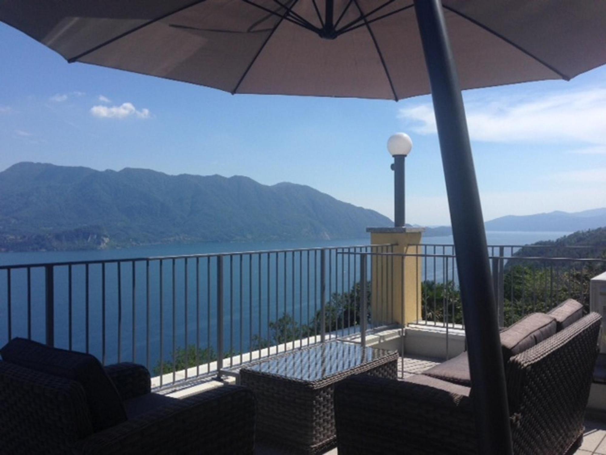 Residenza Le Camelie Apartment Oggebbio Exterior photo