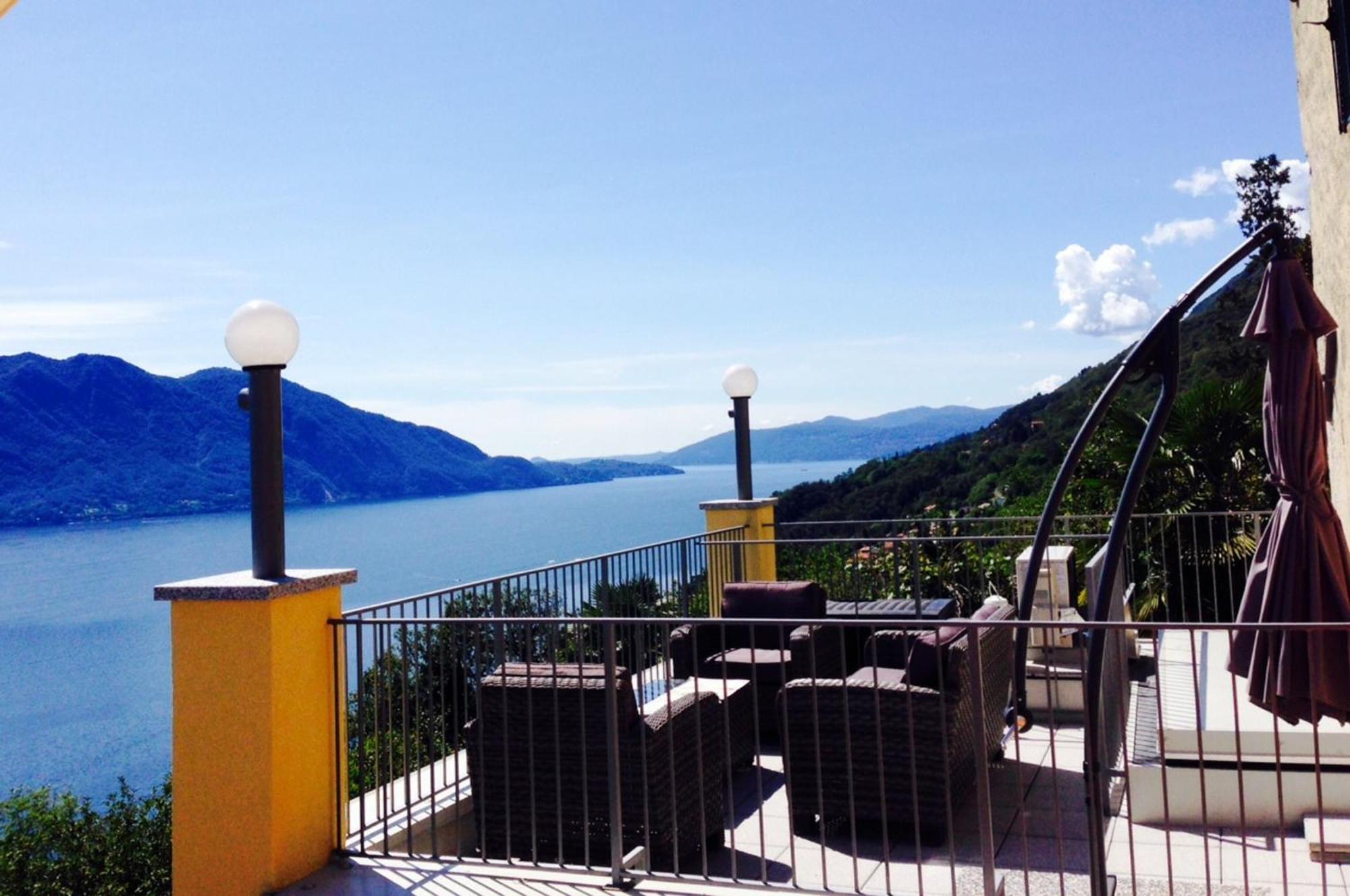 Residenza Le Camelie Apartment Oggebbio Exterior photo